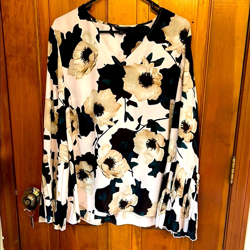 Banana Republic Black and White Bell Sleeve Blouse